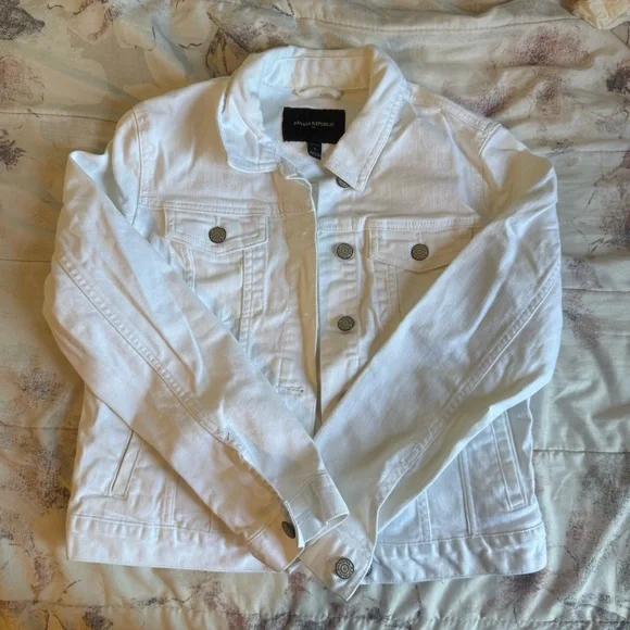 White denim jacket - Picture 1 of 4